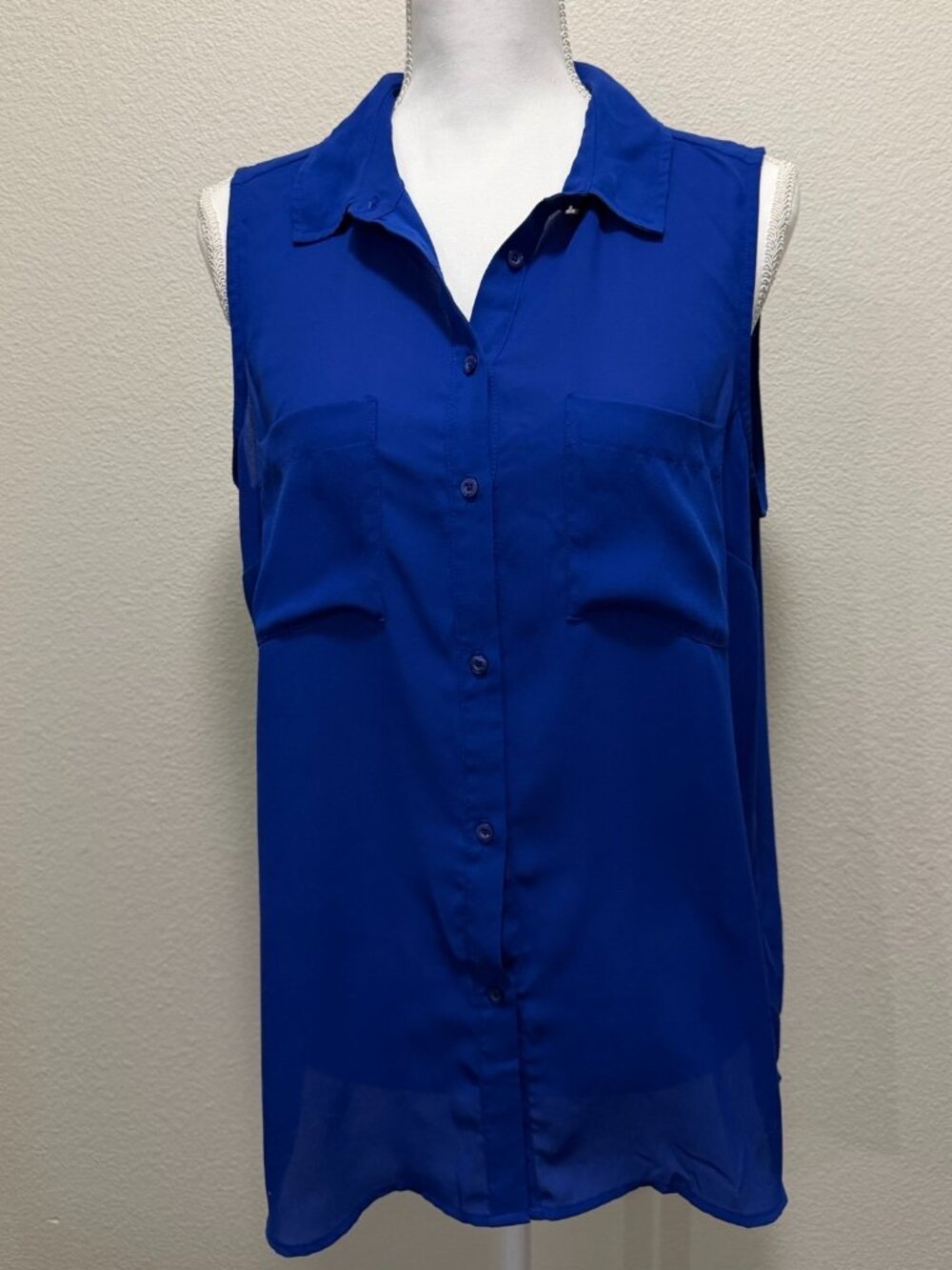 Apt 9 blue sheer sleeveless collared button down blouse, front pockets, Large